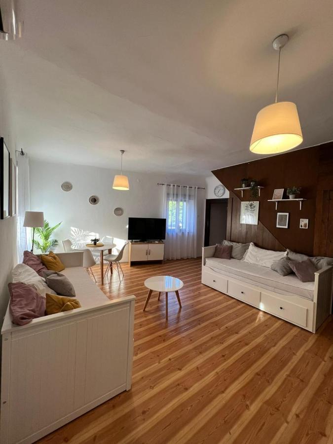 Sml Apartments 1 Izola Buitenkant foto