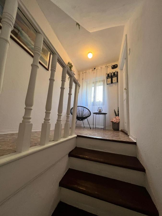 Sml Apartments 1 Izola Buitenkant foto