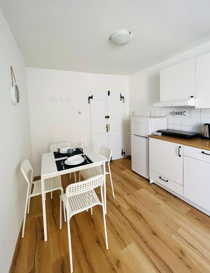 Sml Apartments 1 Izola Buitenkant foto