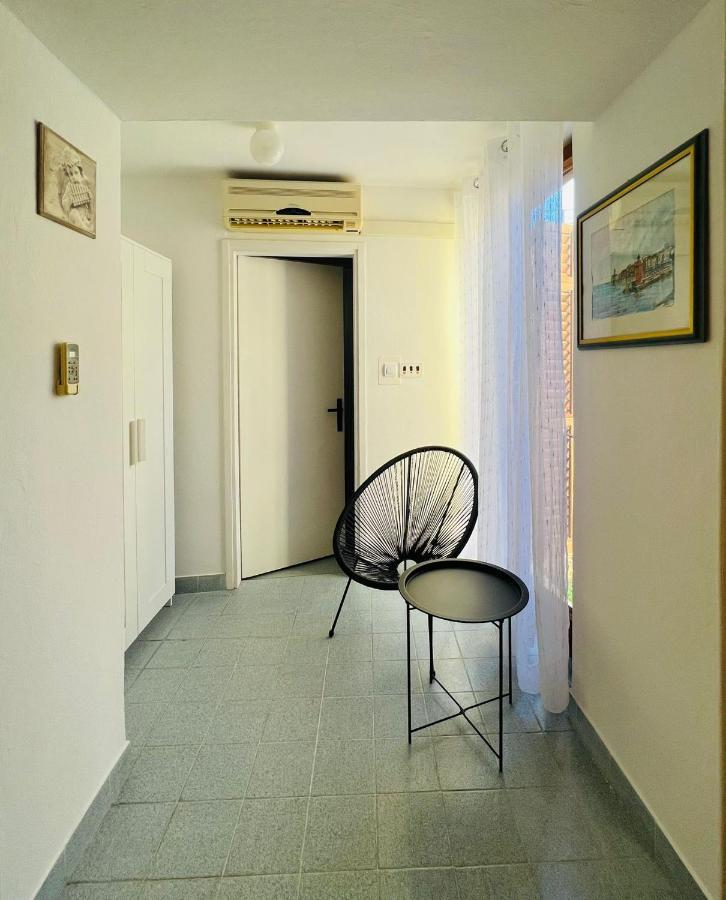 Sml Apartments 1 Izola Buitenkant foto